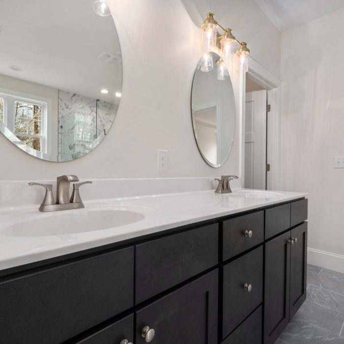 Lavabo bem harmonizado com as paredes pintadas de nude